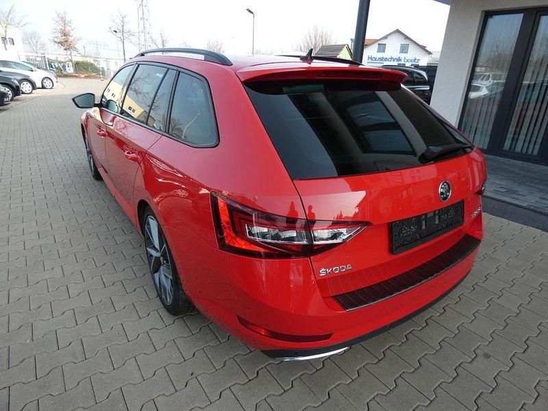 Gebraucht Skoda Superb SportLine 190 PS (139 kW) 2016 Rot Limousine