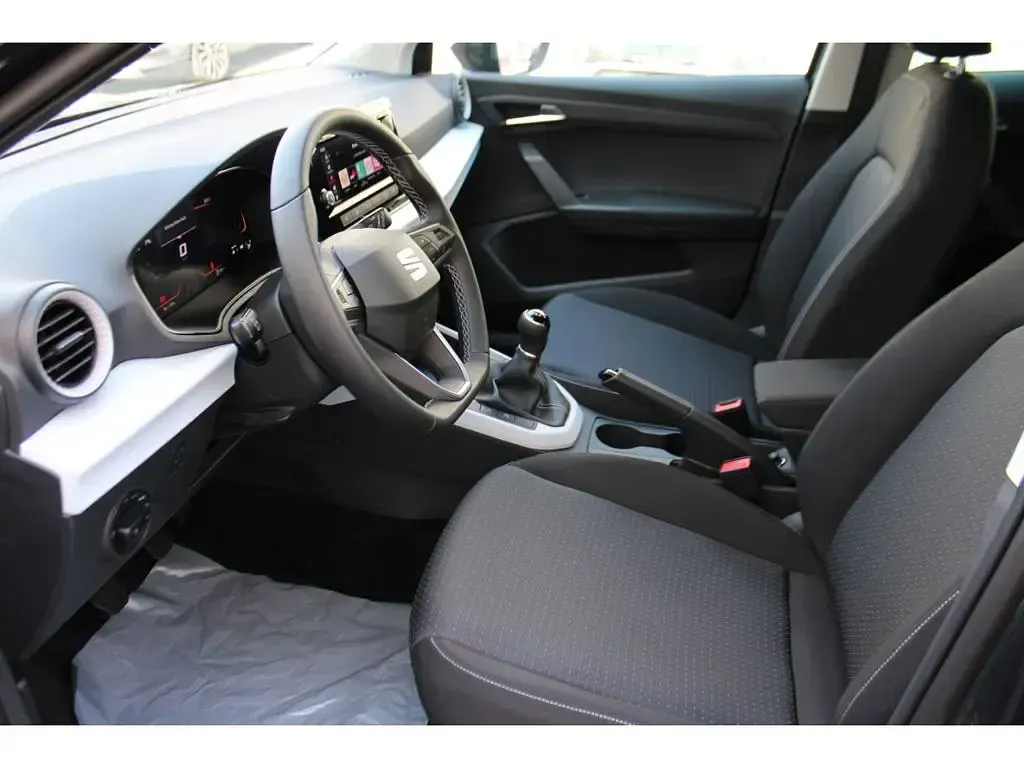 Neu Seat Arona Reference 95 PS (69 kW) 2025 Grau SUV