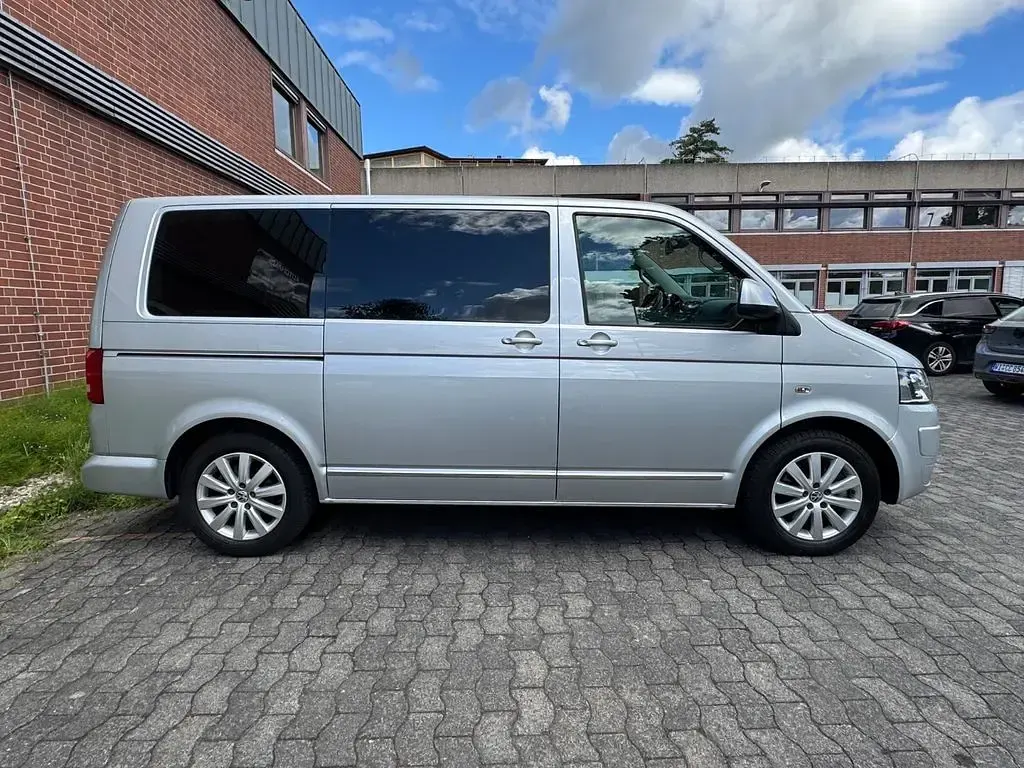 Gebraucht VW Multivan Highline 179 PS (131 kW) 2014 Silber Van / Kleinbus