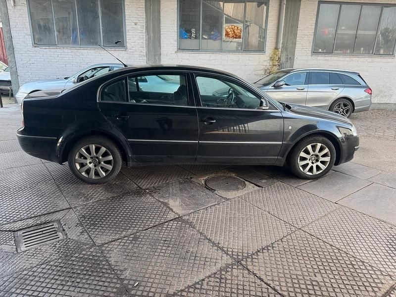 Second-hand Skoda Superb 140 CP (102 kW) 2008 Negru Berlinǎ
