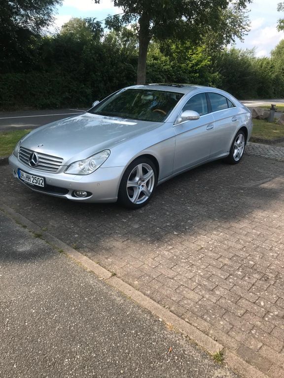 Silber Gebraucht 2004 Mercedes CLS350 Limousine | 11.000 € - Bild 1/4