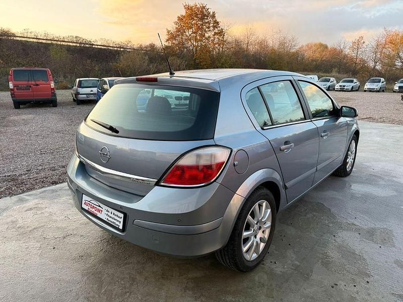 Gebraucht Opel Astra 105 PS (77 kW) 2004 Grau Limousine