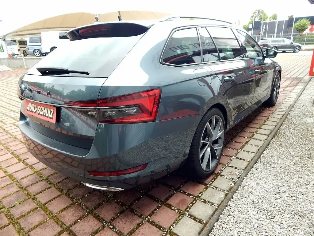Gebraucht Skoda Superb SportLine 190 PS (139 kW) 2020 Grau Kombi
