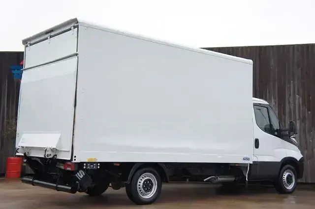 Second-hand Iveco Daily 156 CP (114 kW) 2018 Alb
