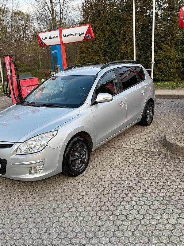 Gebraucht Hyundai i30 75 PS (55 kW) 2008 Grau Limousine