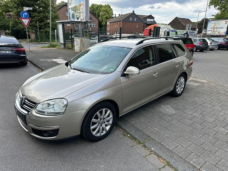 Beige Gebraucht 2008 VW Golf VI Comfortline Kombi | 3.499 € (Fairer Preis) - Bild 1/4