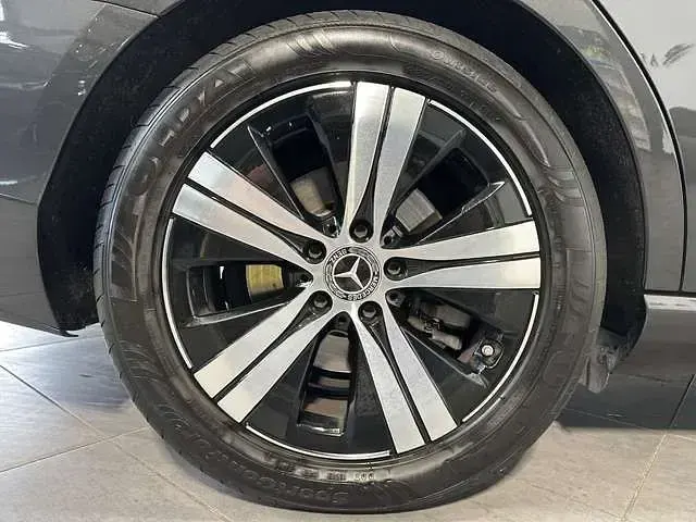 Gebraucht Mercedes C200 Avantgarde 163 PS (119 kW) 2023 Graphitegrau Kombi