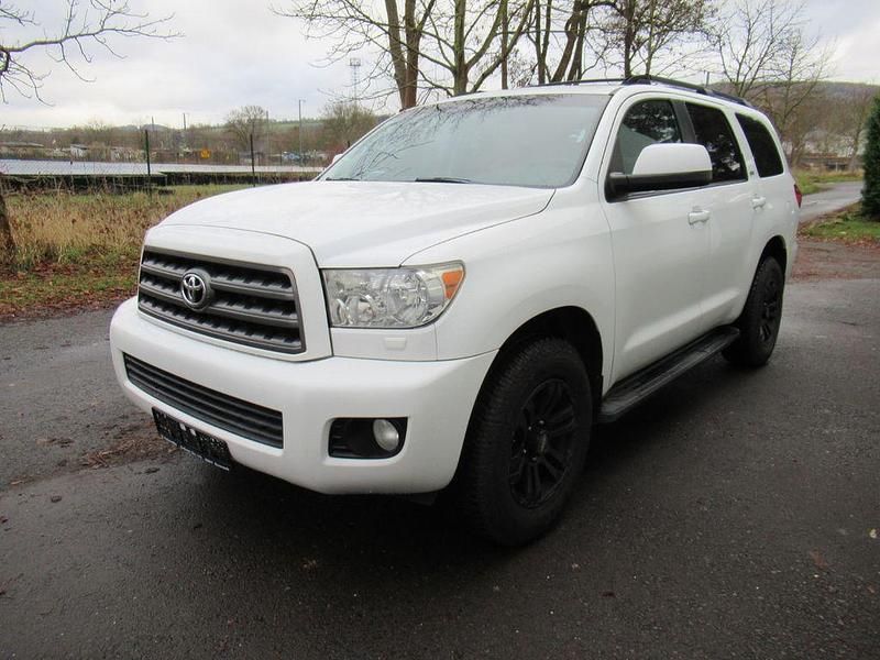Weiß Gebraucht 2013 Toyota Sequoia SR5 SUV | 32.999 € - Bild 1/4
