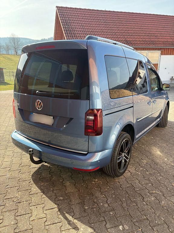 Gebraucht VW Caddy Highline 150 PS (110 kW) 2019 Blau Van / Kleinbus