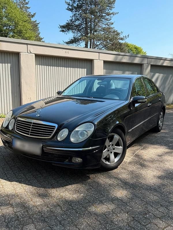 Gebraucht Mercedes E240 177 PS (130 kW) 2005 Schwarz Limousine