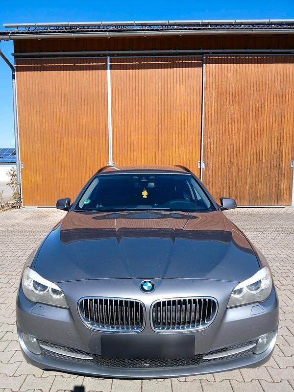 Gebraucht BMW 525 218 PS (160 kW) 2012 Grau Kombi