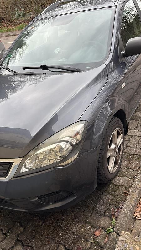 Gebraucht Kia Ceed 131 PS (96 kW) 2011 Grau Kleinwagen