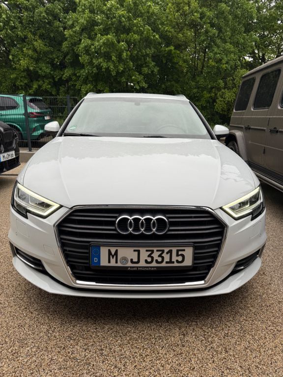 Gebraucht Audi A3 Sportback g-tron Design 131 PS (96 kW) 2020 Weiß Kleinwagen
