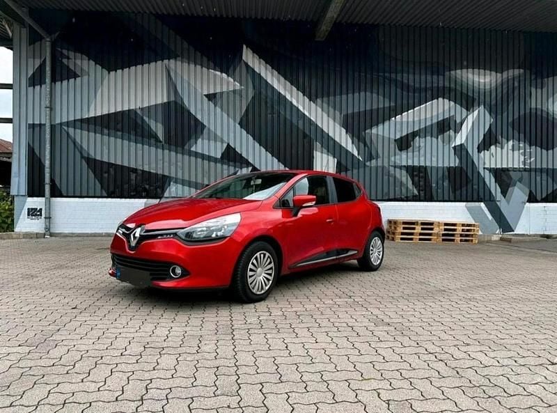 Rot Gebraucht 2015 Renault Clio IV Kleinwagen | 7.500 € - Bild 1/4