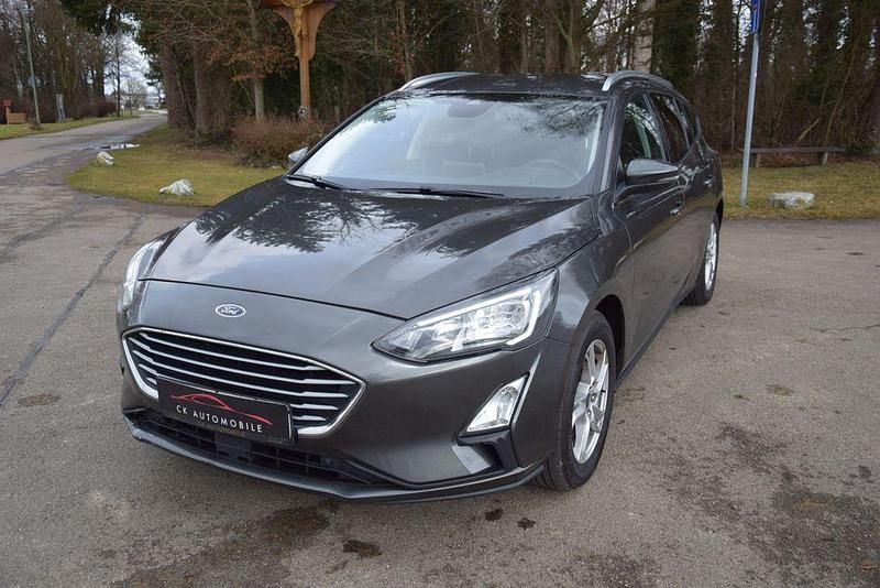 Gebraucht Ford Focus Cool & Connect 120 PS (88 kW) 2021 Grau Limousine