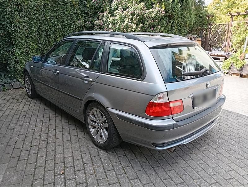 Grau Gebraucht 2005 BMW 318 Kombi | 600 € (Superpreis) - Bild 1/4