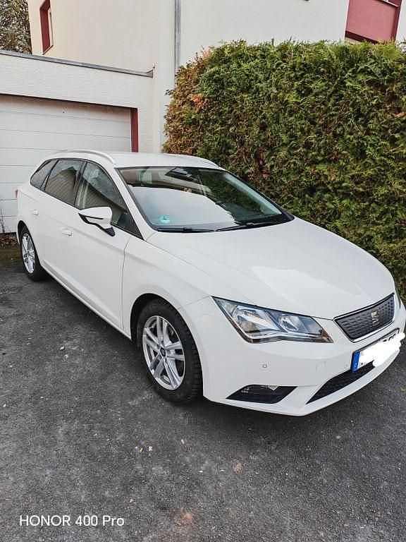 Weiß Gebraucht 2016 Seat Leon ST Ecomotive Kombi | 6.100 € (Etwas zu teuer) - Bild 1/4