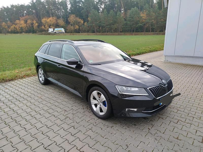Gebraucht Skoda Superb Ambition 150 PS (110 kW) 2018 Schwarz Kombi