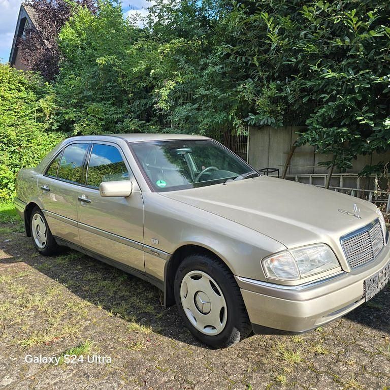 Grau Gebraucht 1996 Mercedes C180 Elegance Limousine | 1.800 € (Superpreis) - Bild 1/4