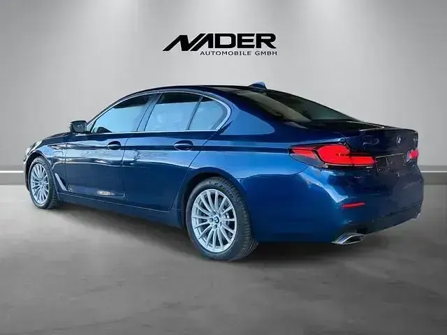 Gebraucht BMW 545 M Sport 286 PS (210 kW) 2021 Blau Limousine