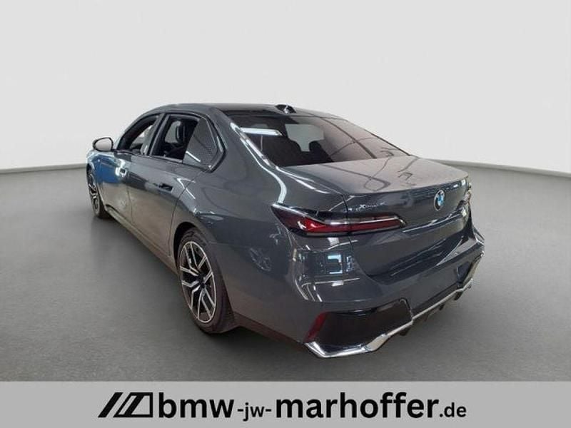 Gebraucht BMW 740 286 PS (210 kW) 2025 Dravitgrau metallic (metallic) Limousine