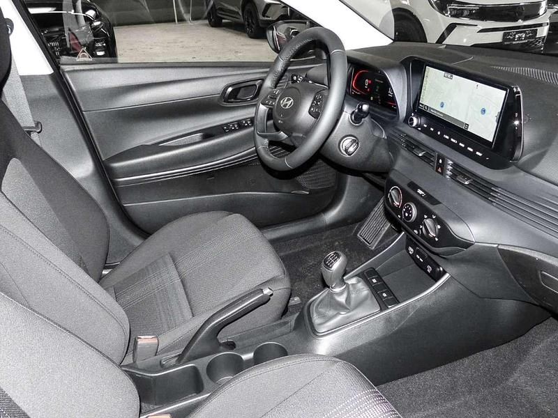 Neu Hyundai i20 Select 101 PS (74 kW) 2025 Phantom black Kleinwagen