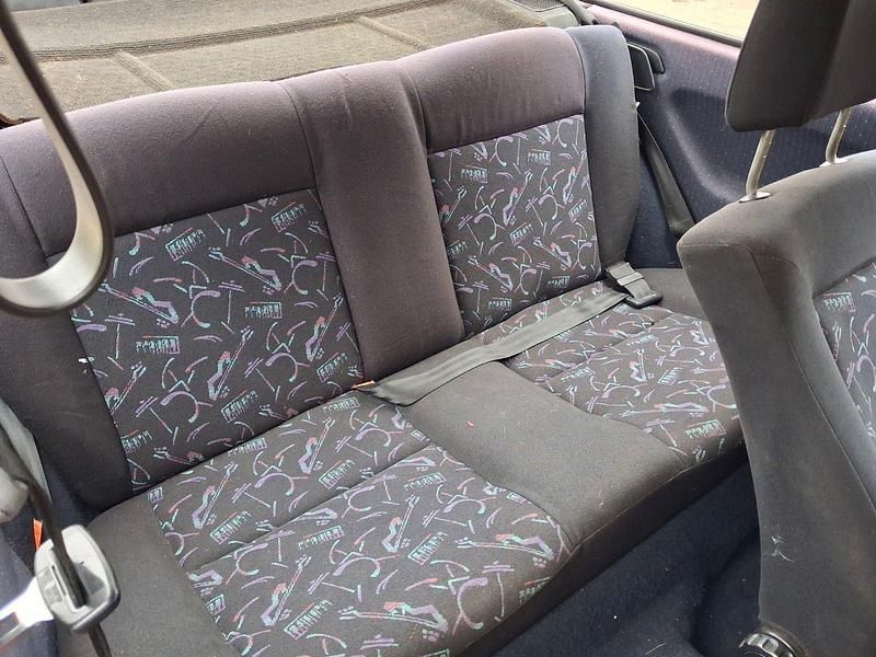 Used VW Polo 45 HP (33 kW) 1992 Red Coupe