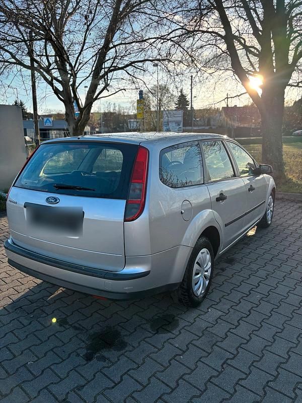 Gebraucht Ford Focus 101 PS (74 kW) 2006 Grau Kombi
