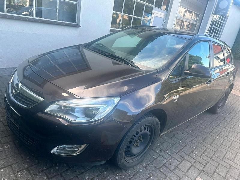 Braun Gebraucht 2012 Opel Astra Kombi | 1.300 € (Superpreis) - Bild 1/4