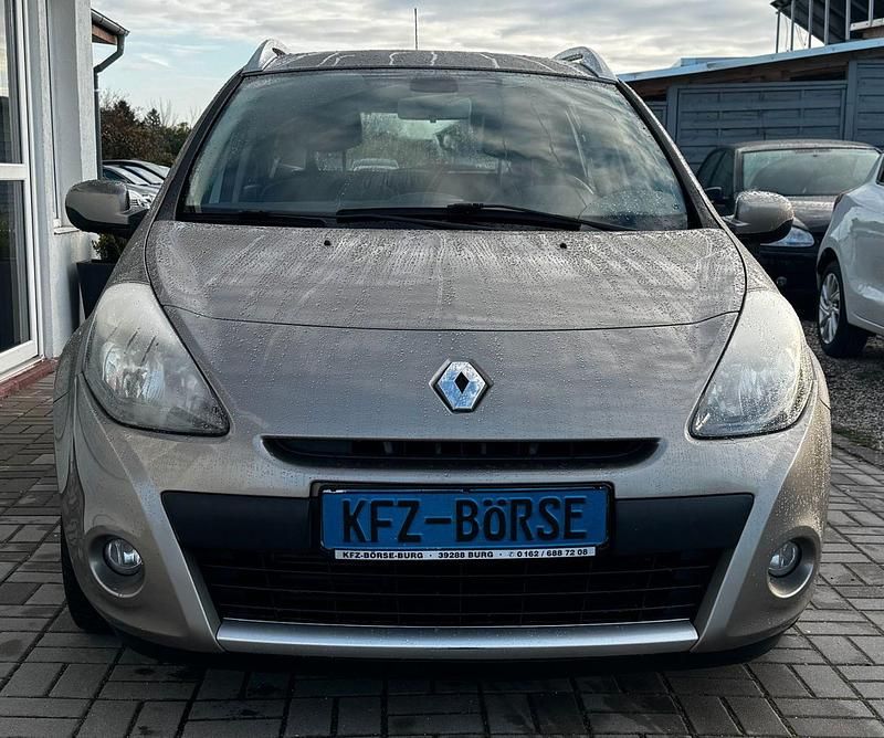 Gebraucht Renault Clio GrandTour Dynamique 101 PS (74 kW) 2011 Braun Kombi