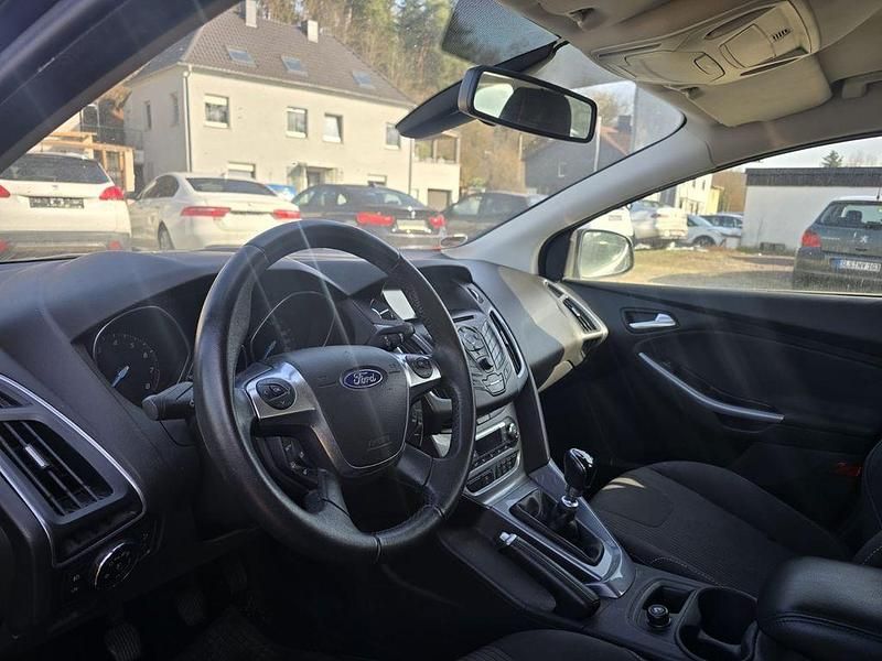 Gebraucht Ford Focus Titanium 125 PS (91 kW) 2012 Schwarz Limousine