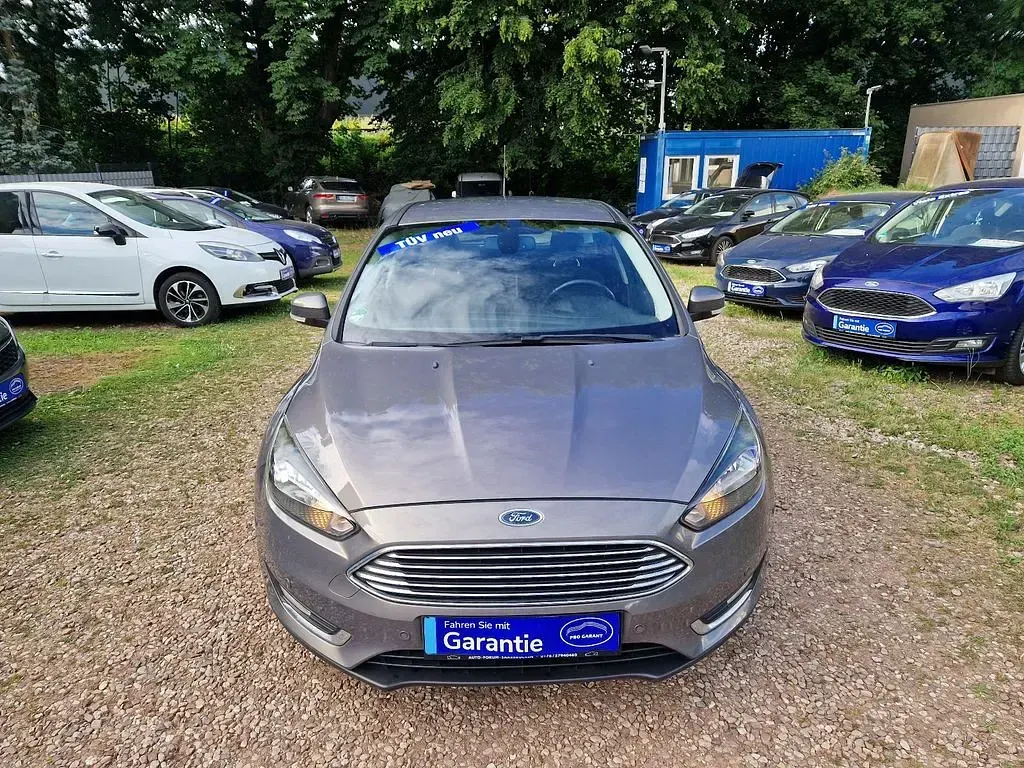 Gebraucht Ford Focus 101 PS (74 kW) 2015 Grau Limousine