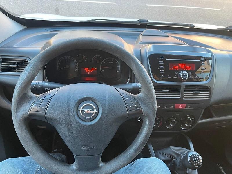 Gebraucht Opel Combo 90 PS (66 kW) 2012 Weiß Van / Kleinbus