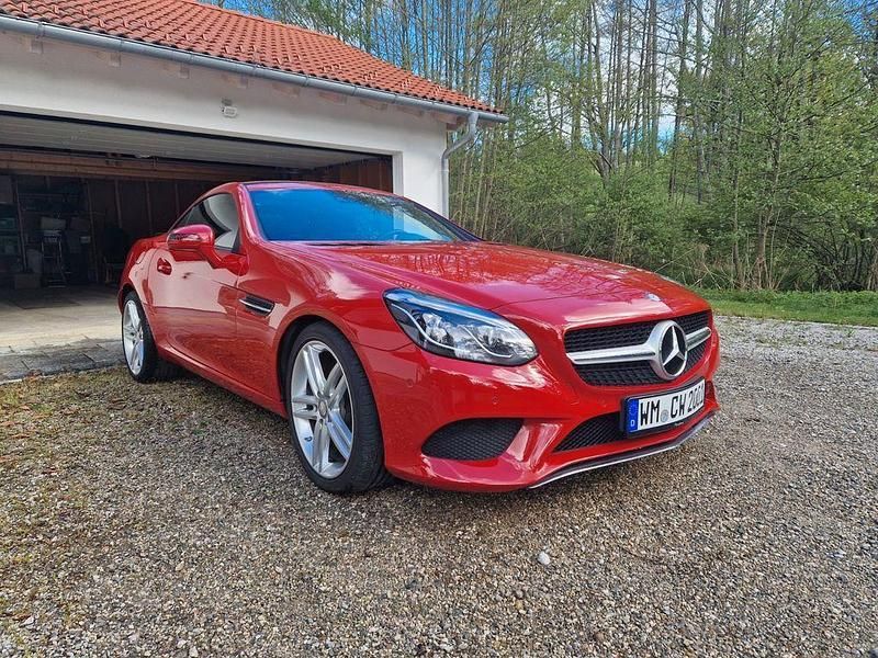 Rot Gebraucht 2016 Mercedes SLC180 Cabrio | 27.999 € (Etwas zu teuer) - Bild 1/4