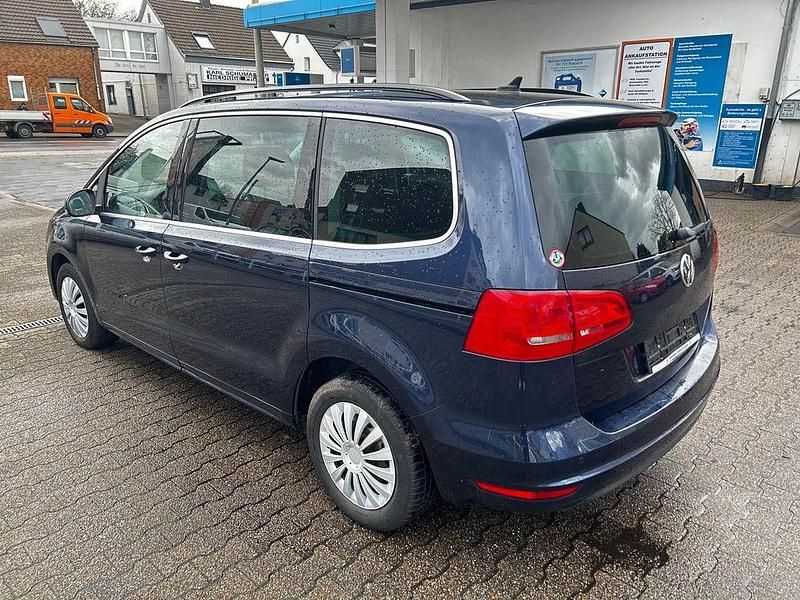 Gebraucht VW Sharan Comfortline 150 PS (110 kW) 2015 Blau Van / Kleinbus