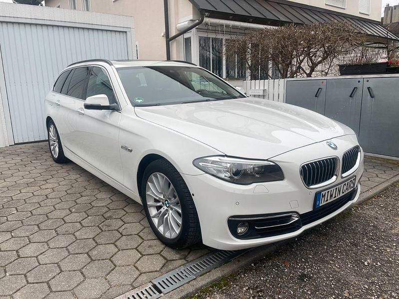 Gebraucht BMW 520 Luxury Line 190 PS (139 kW) 2015 Alpinweiss iii Kombi