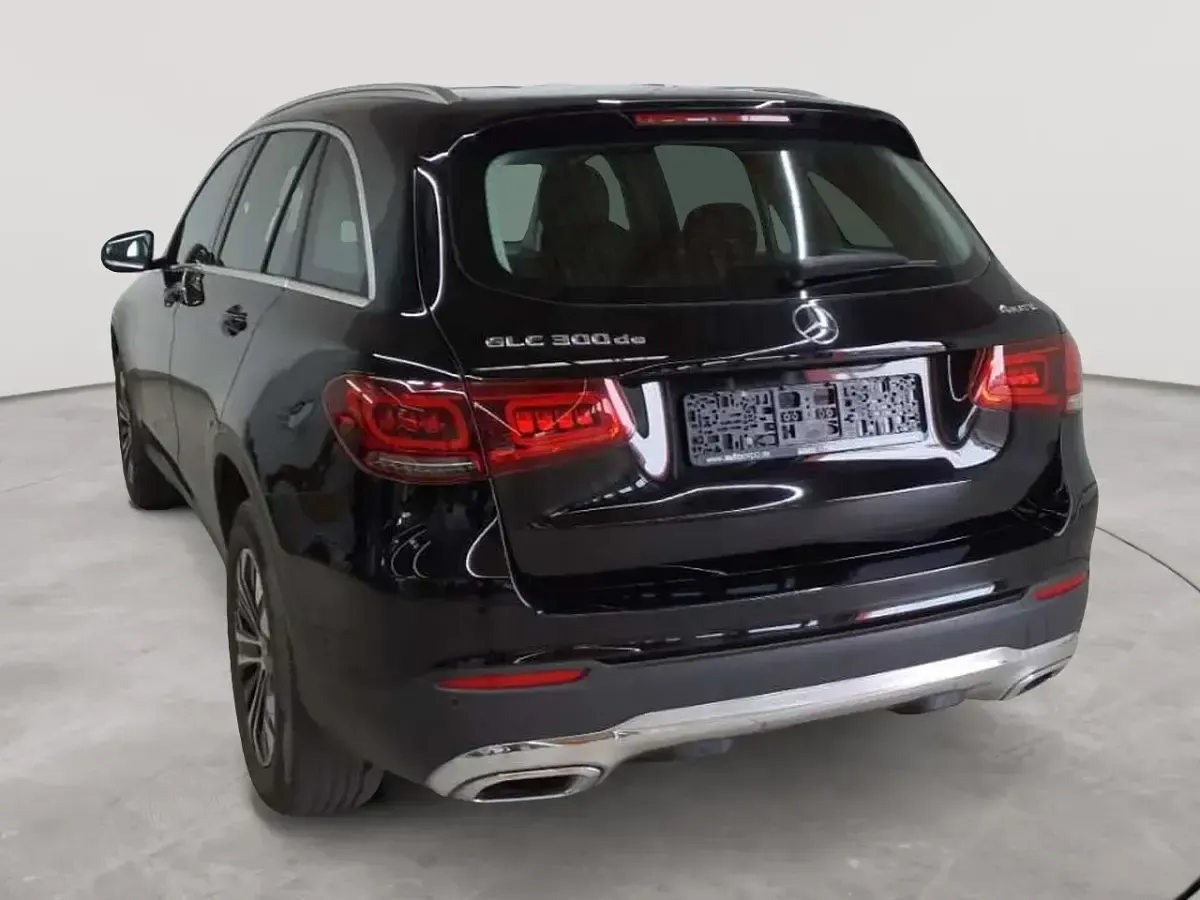 Gebraucht Mercedes GLC300de 194 PS (142 kW) 2022 Schwarz SUV