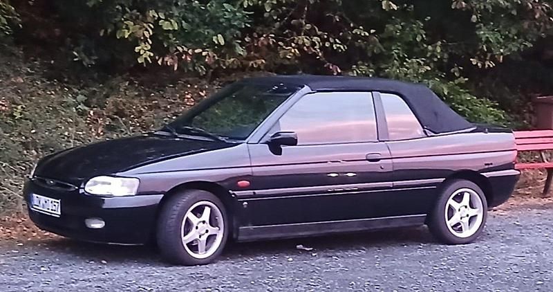 Schwarz Gebraucht 1997 Ford Escort Cabriolet Ghia Cabrio | 2.400 € - Bild 1/4
