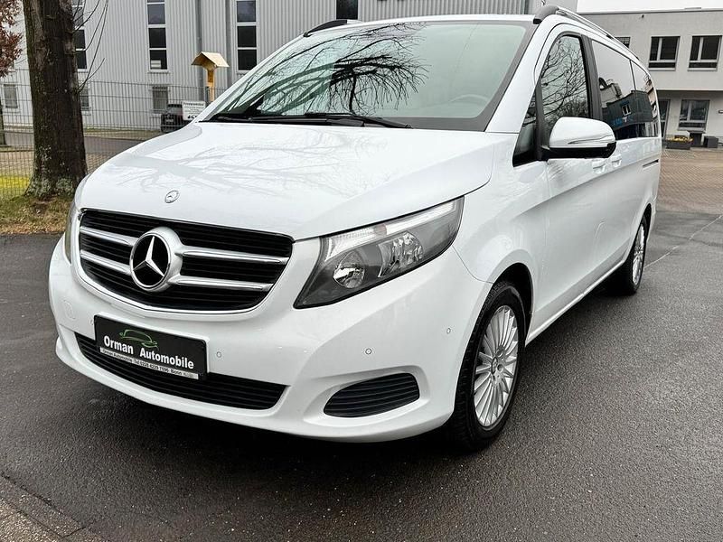 Weiß Gebraucht 2015 Mercedes V220 Edition Van / Kleinbus | 29.900 € (Fairer Preis) - Bild 1/4