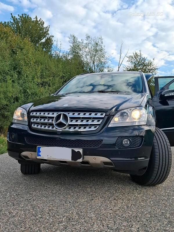 Schwarz Gebraucht 2006 Mercedes ML280 SUV | 8.500 € (Fairer Preis) - Bild 1/4