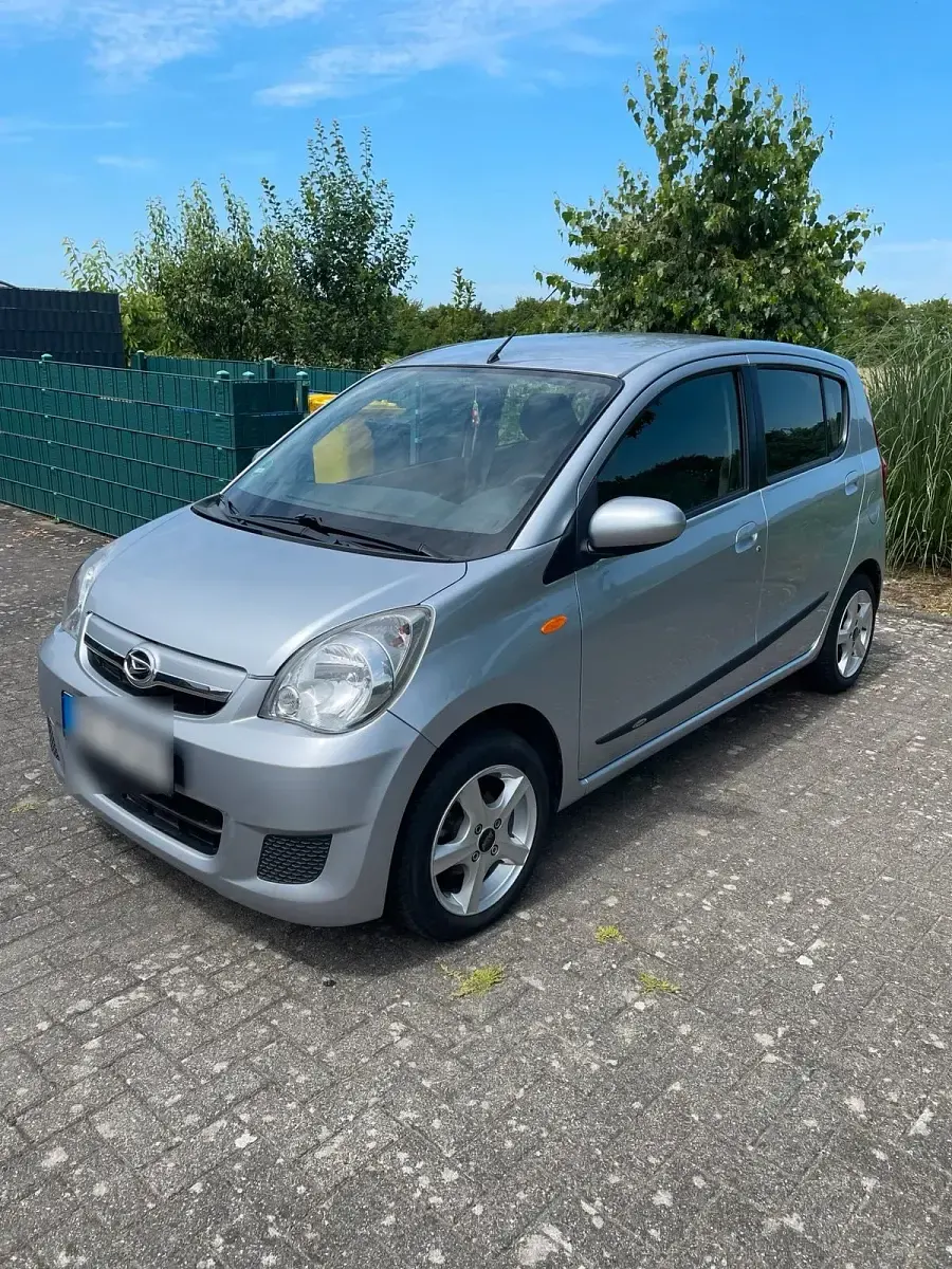 Gebraucht Daihatsu Cuore 69 PS (50 kW) 2008 Grau Kleinwagen