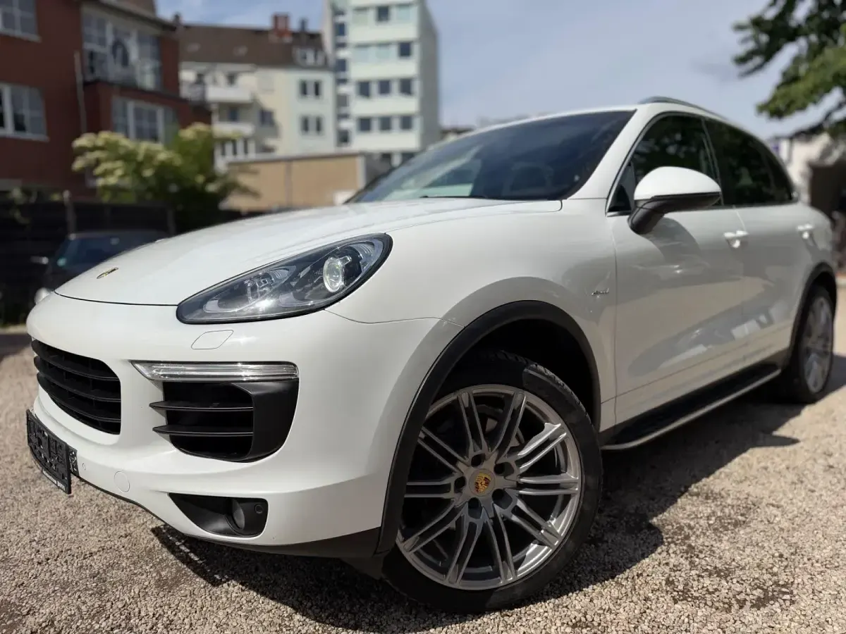 Używany Porsche Cayenne 262 KM (192 kW) 2016 Biały SUV