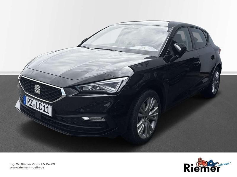 Mitternachtsschwarz Gebraucht 2024 Seat Leon Style Limousine | 25.459 € (Etwas zu teuer) - Bild 1/4
