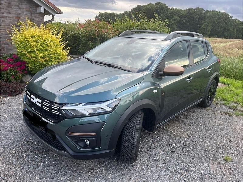 Grün Gebraucht 2024 Dacia Sandero Extreme Kleinwagen | 17.500 € (Guter Preis) - Bild 1/4