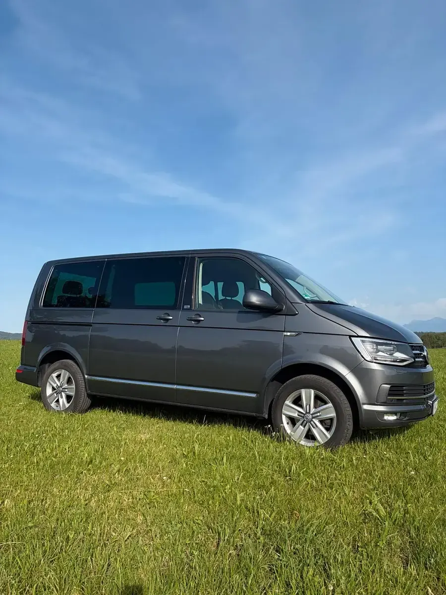 Gebraucht VW Multivan Generation Six 150 PS (110 kW) 2018 Grau Van / Kleinbus