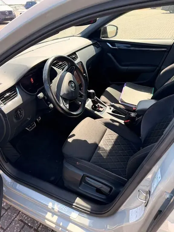 Gebraucht Skoda Octavia RS 184 PS (135 kW) 2019 Grau Kombi