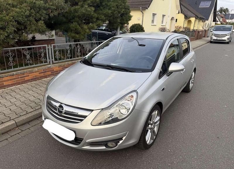 Gebraucht Opel Corsa 90 PS (66 kW) 2009 Silber Kleinwagen