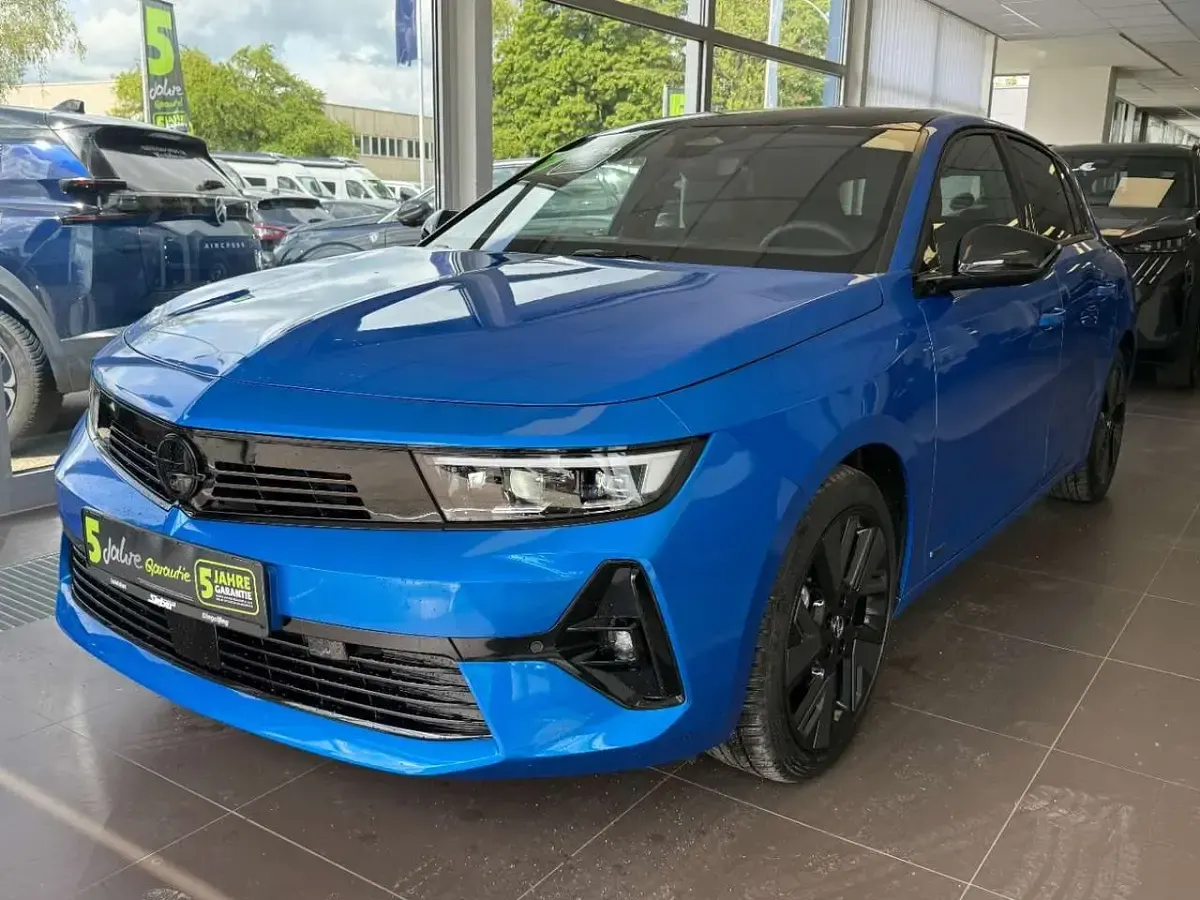 Usata Opel Astra 114 kW (156 CV) 2024 Blu Utilitaria