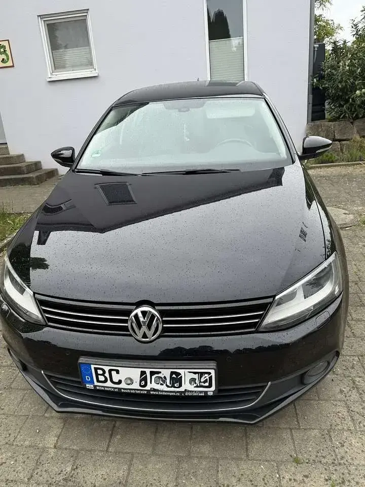 Używany VW Jetta Comfortline 105 KM (77 kW) 2012 Sedan/Limuzyna