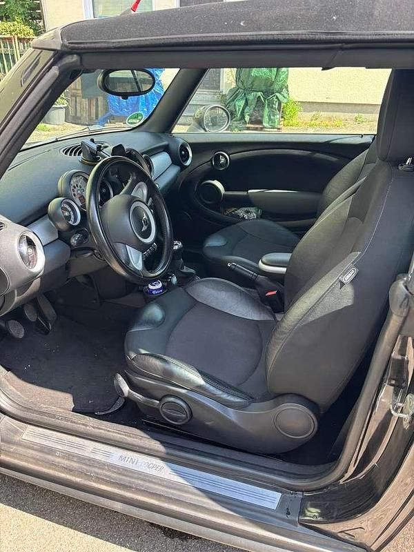 Second-hand Mini Cooper Cabriolet 122 CP (89 kW) 2010 Negru Cabrio